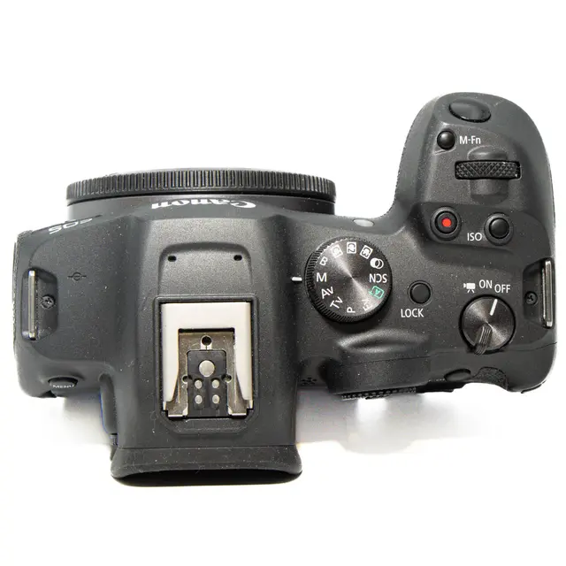 BRUKT Canon EOS R7 Tilstand: 3 |7000 eksp. 