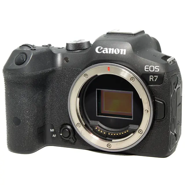 BRUKT Canon EOS R7 Tilstand: 3 |7000 eksp. 