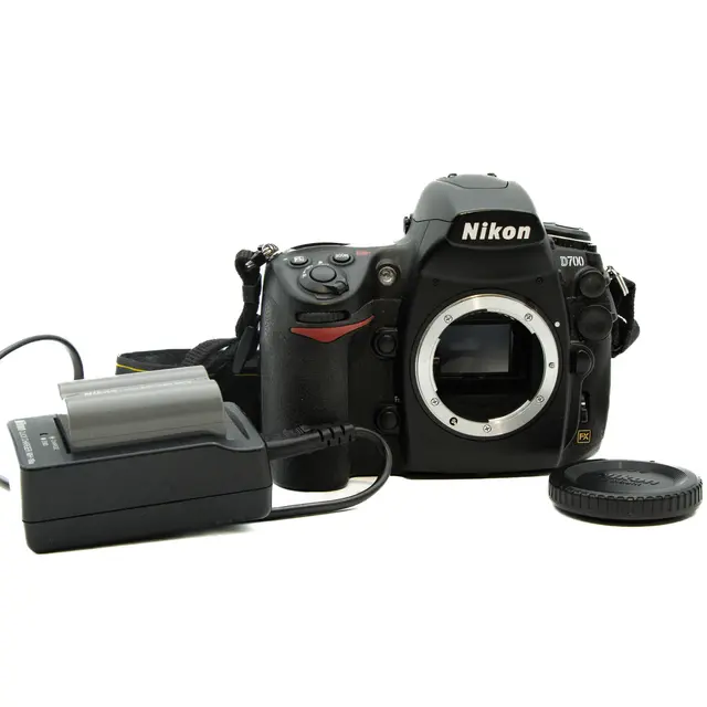 Nikon D700 Tilstand: 3 |6700 eksp. 