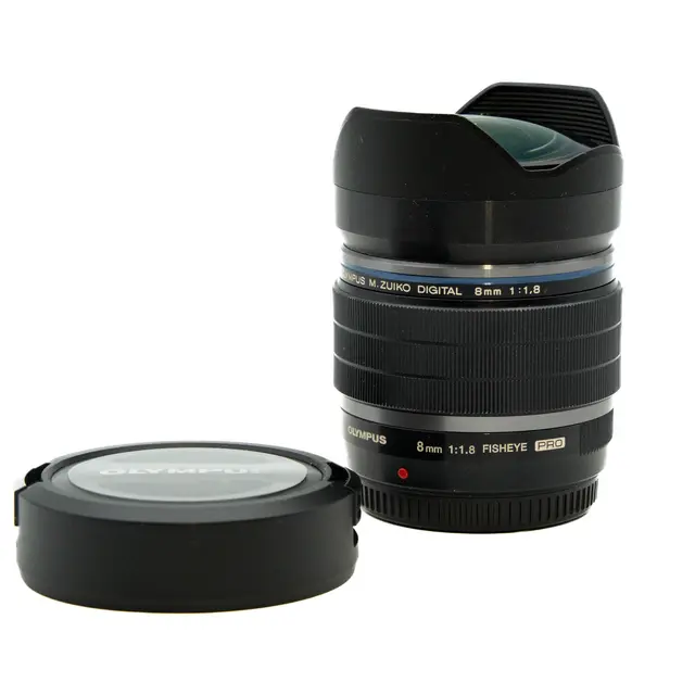 BRUKT Olympus ED 8mm f/1.8 PRO Tilstand: 3 | MFT 