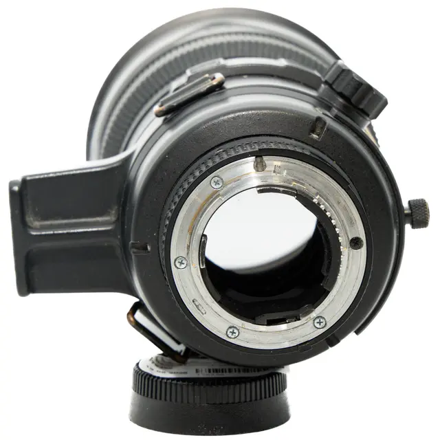 Nikon AF-S 300mm f/2.8 D ED II Tilstand: 4 | Nikon F (DX) 