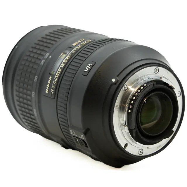 Nikon AF-S 28-300mm f/3.5-5.6 G ED VR Tilstand: 3 | Nikon F (FX) 
