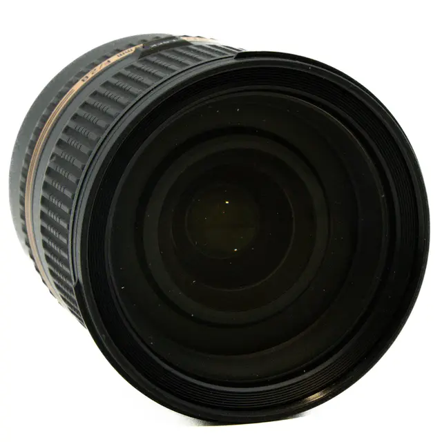Tamron SP 24-70mm f/2.8 Di VC USD Tilstand: 4 | Nikon F 