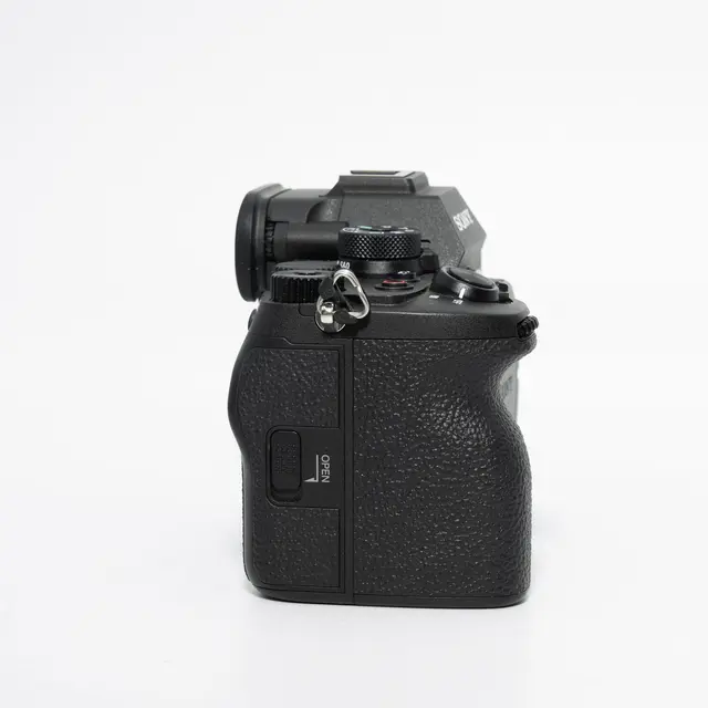 BRUKT Sony Alpha A7R V Tilstand: 1 |378 eksp. 