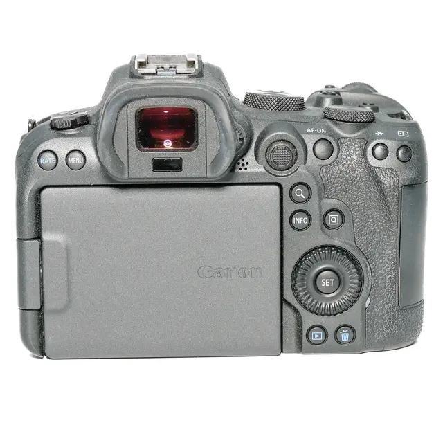 BRUKT Canon EOS R6 Tilstand: 2 
