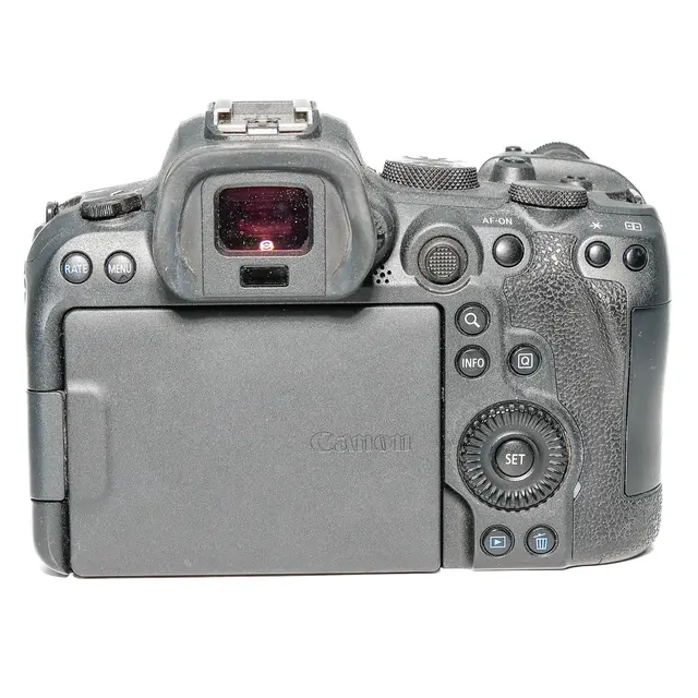 BRUKT Canon EOS R6 Tilstand: 2 