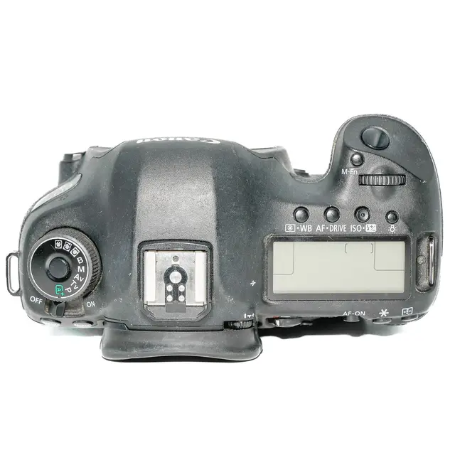 BRUKT Canon EOS 5D Mark III Tilstand: 5 | 431 840 eksp. (288%) 