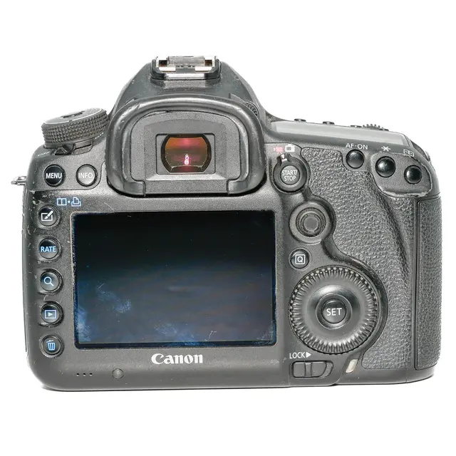 BRUKT Canon EOS 5D Mark III Tilstand: 5 | 431 840 eksp. (288%) 