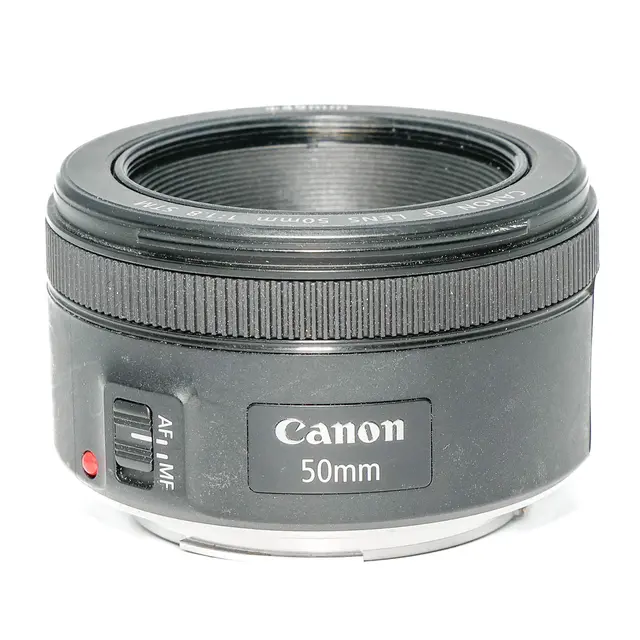 BRUKT Canon RF 50mm f/1.8 STM Tilstand: 3 | Canon EF 