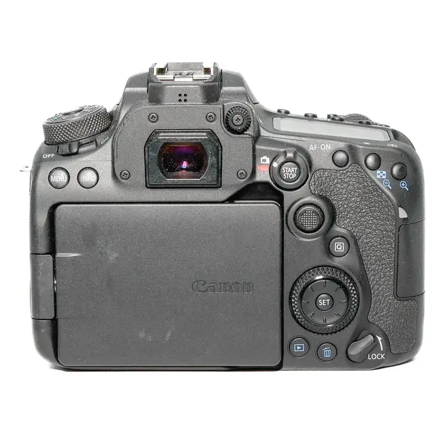 BRUKT Canon EOS 90D Tilstand: 3 |= 5000 eksp. 
