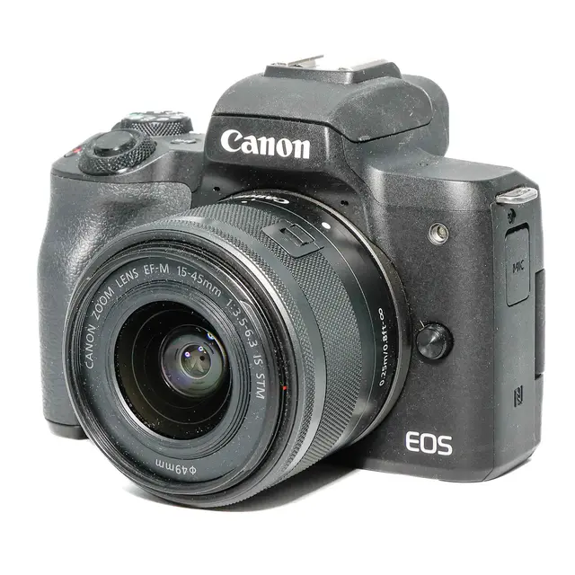 BRUKT Canon EOS M50 m/15-45mm Tilstand: 3 |= 2000 eksp. 