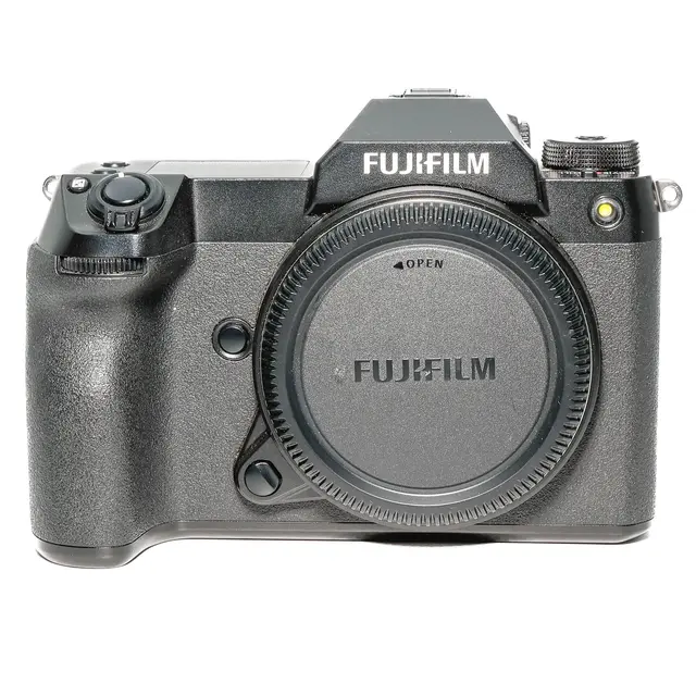BRUKT Fujifilm GFX 50S II m/GFX 35-70mm Tilstand: 3 | eksp. 