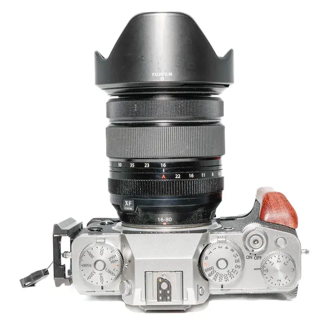 BRUKT Fujifilm X-T4 kamerahus m/16-80mm Tilstand: 3 | eksp. 