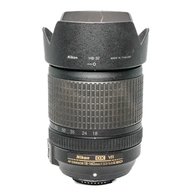 BRUKT Nikon AF-S 18-140mm f/3.5-5.6G VR Tilstand: 3 | Nikon F (DX) 