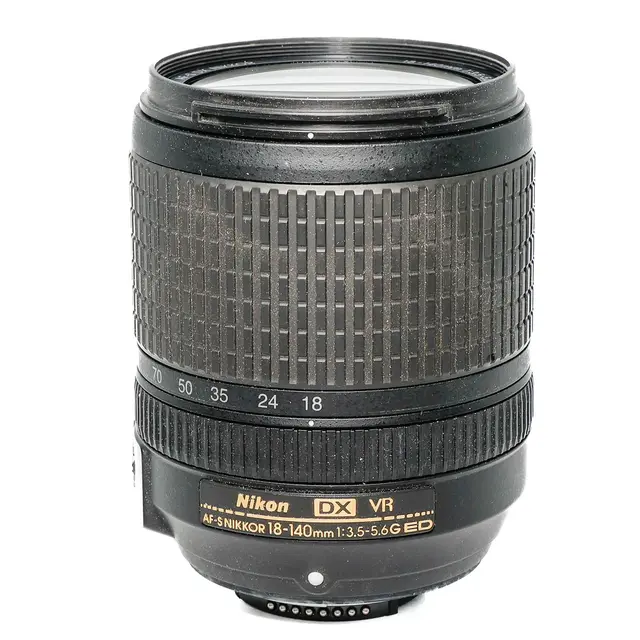 BRUKT Nikon AF-S 18-140mm f/3.5-5.6G VR Tilstand: 3 | Nikon F (DX) 