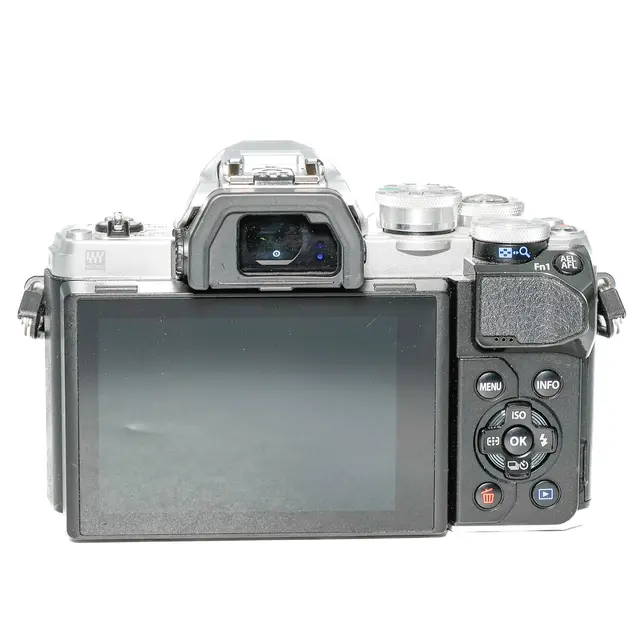 BRUKT Olympus OM-D E-M10 III Hus Sølv Tilstand: 3 | eksp. 