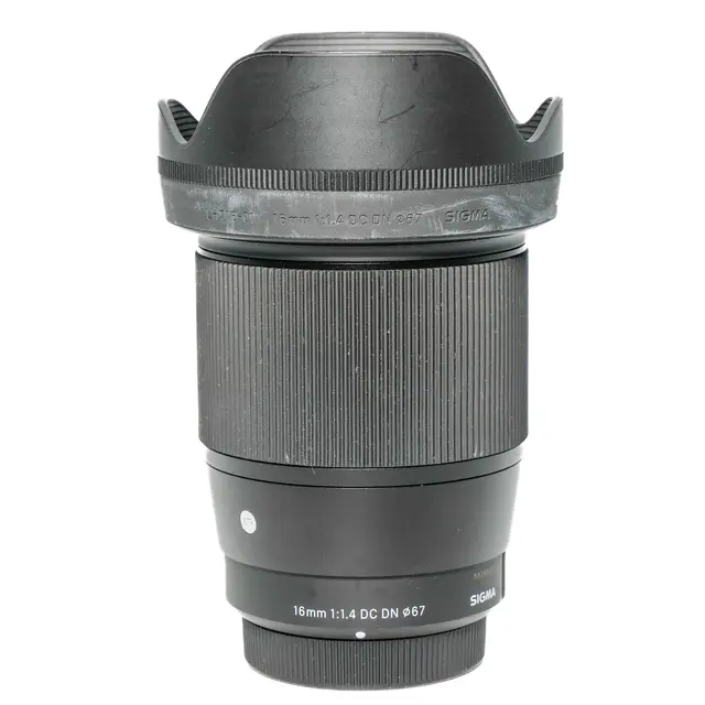 BRUKT Sigma 16mm f/1.4 DC DN C MFT Tilstand: 3 | MFT 