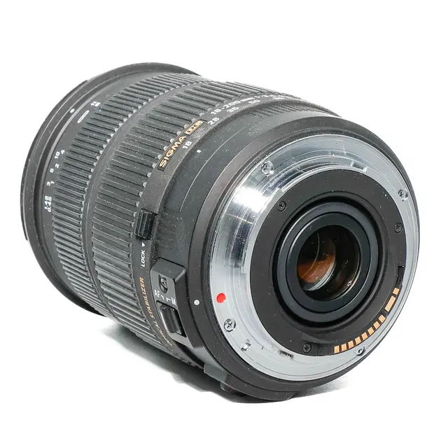 BRUKT Sigma 18-200mm f/3.5-6.3 DC OS HSM Tilstand: 3 | Nikon F (DX) 