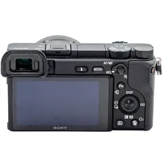 BRUKT Sony A6400 kit med 16-50mm 3.5-5.6 Bruktsalg-Tilstand: 3