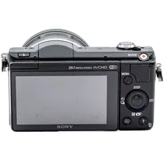 BRUKT Sony A5000 m/16-50mm f/3.5-5.6 Bruktsalg-Tilstand: 3