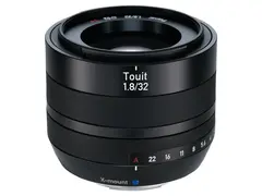 Zeiss Touit 32mm f/1.8 til Fuji X