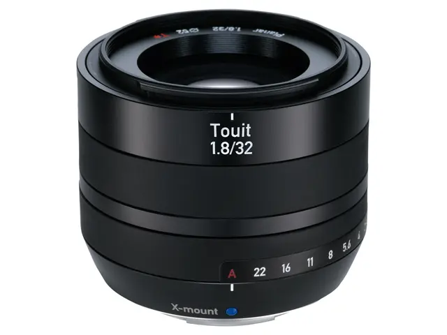Zeiss Touit 32mm f/1.8 til Fuji X 