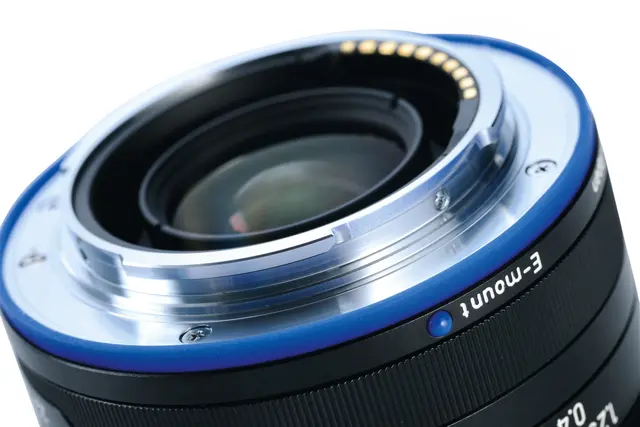 Zeiss Loxia 35mm f/2.0 til Sony E 