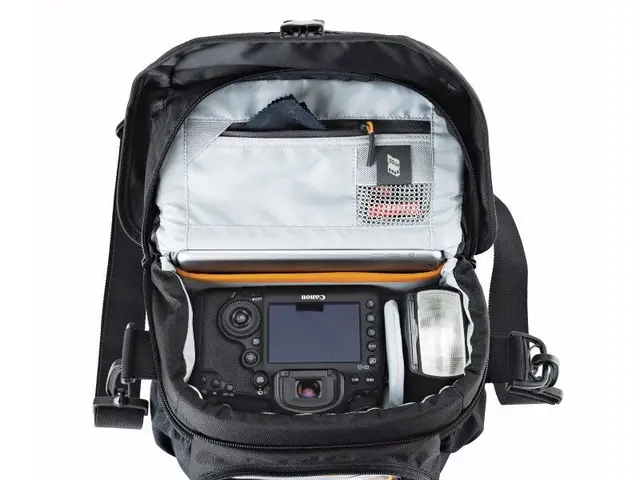 Lowepro Nova 170 AW II Skulder bag 21,5 x 12,5 x 20,5 cm 