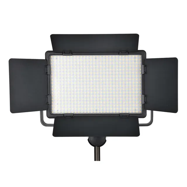 Godox LED 500C Bi-Color med Barndoors 39 x 30 cm. 32W. 3300-5600K 