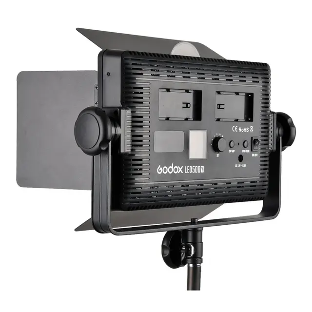 Godox LED 500C Bi-Color med Barndoors 39 x 30 cm. 32W. 3300-5600K 