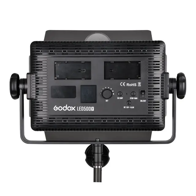 Godox LED 500C Bi-Color med Barndoors 39 x 30 cm. 32W. 3300-5600K 