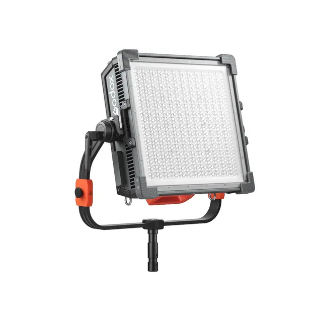 Godox KNOWLED P600R Hard Pro RGB Værtett lys m/bæreveske 