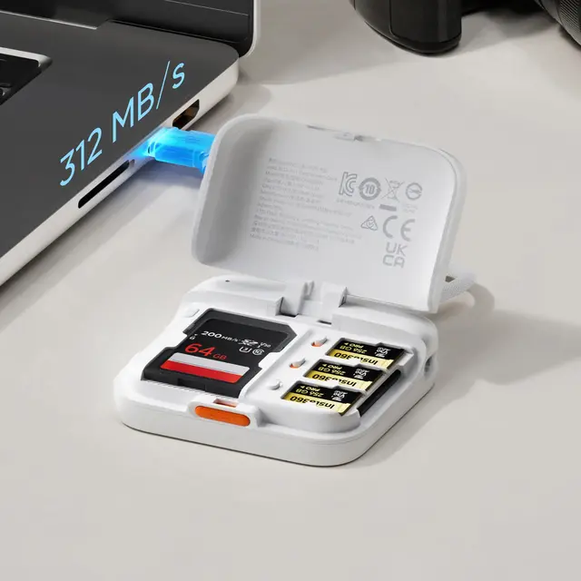 Insta360 2-in-1 Card Reader + Case Kortleser/oppbevaringsetui 