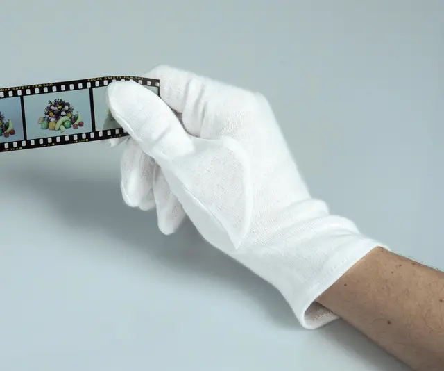 Kaiser 6367 Cotton Gloves 3 par str. L 3 par L bomullshansker for film og papir 