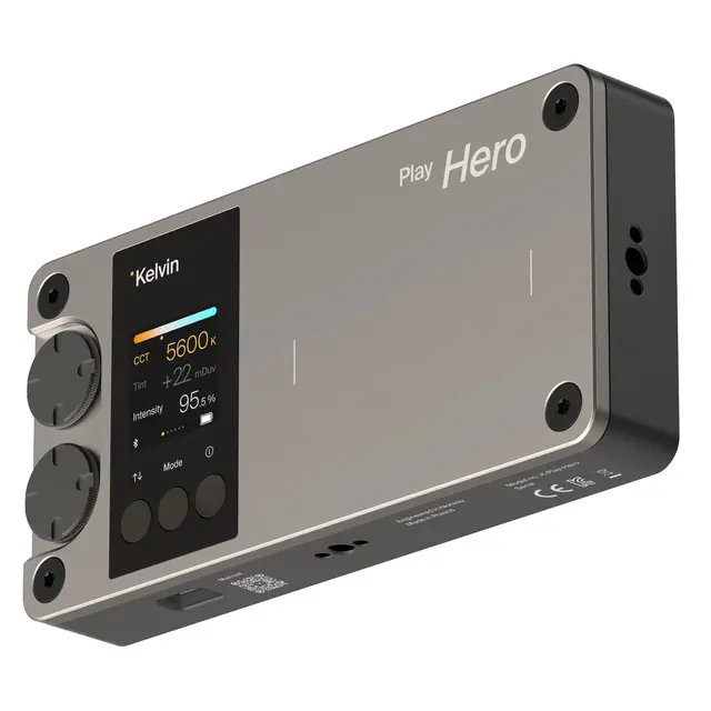 Kelvin Play Hero Kraftig RGBACL-lyspanel i lommeformat 