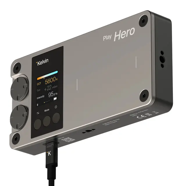 Kelvin Play Hero Kraftig RGBACL-lyspanel i lommeformat 