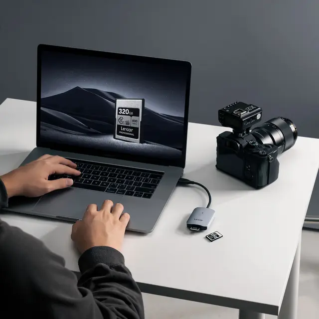 Lexar Cardreader CFexpress Type A USB 3.2 Gen 2 / USB-C Reader. 900MB/s 