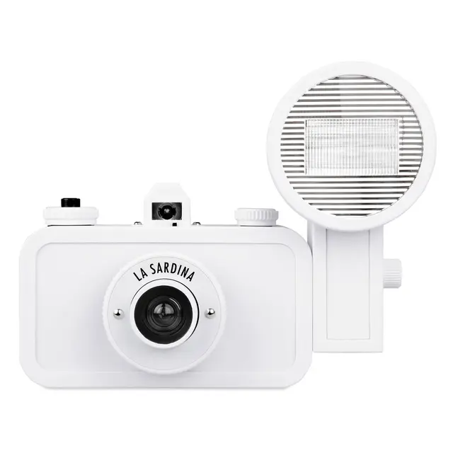 Lomography LaSardina + Flash 