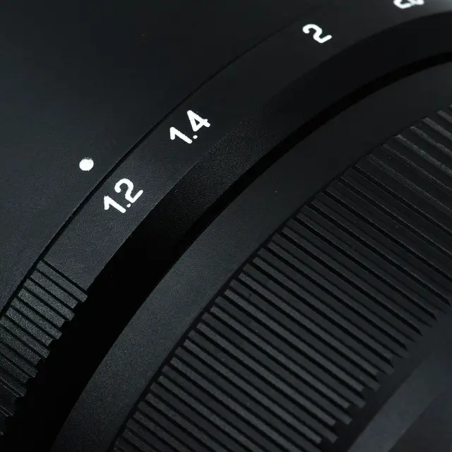 Mitakon 85mm f/1.2 Sony FE 