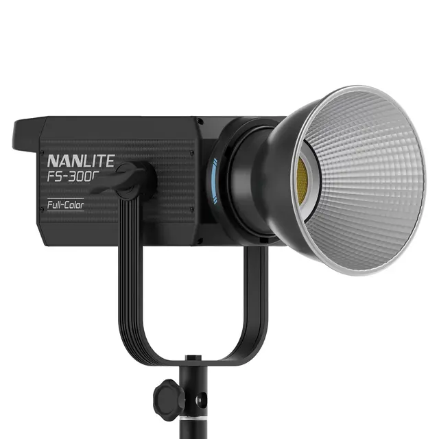 Nanlite FS-300C LED RGBW Spot Light 2700-7500K. LED lampe, strømdrevet, 350W 