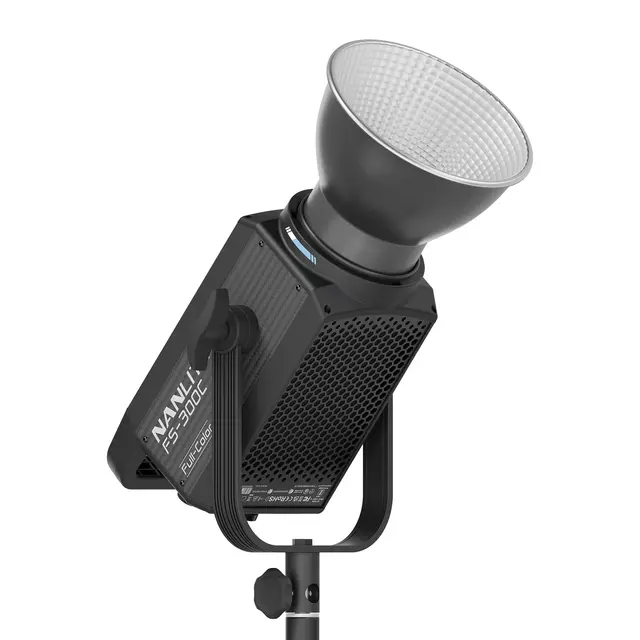 Nanlite FS-300C LED RGBW Spot Light 2700-7500K. LED lampe, strømdrevet, 350W 