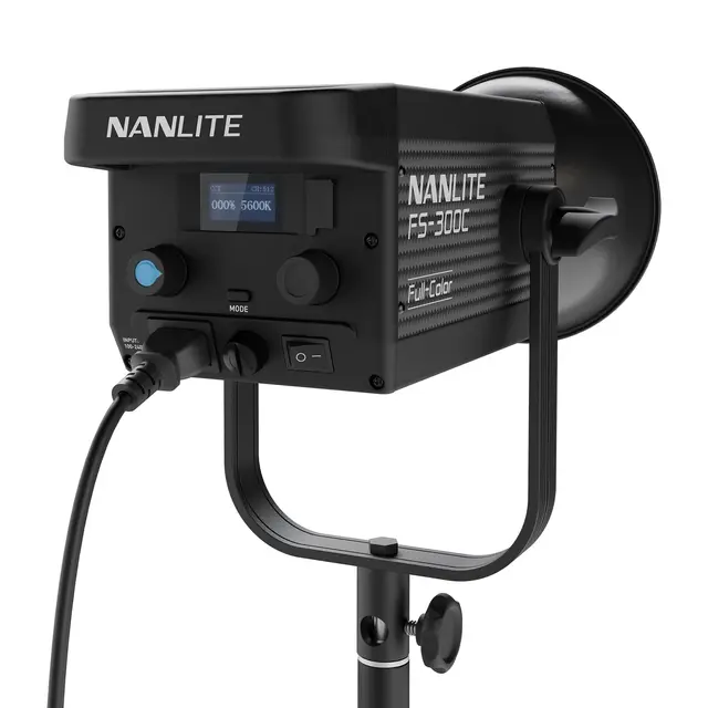 Nanlite FS-300C LED RGBW Spot Light 2700-7500K. LED lampe, strømdrevet, 350W 