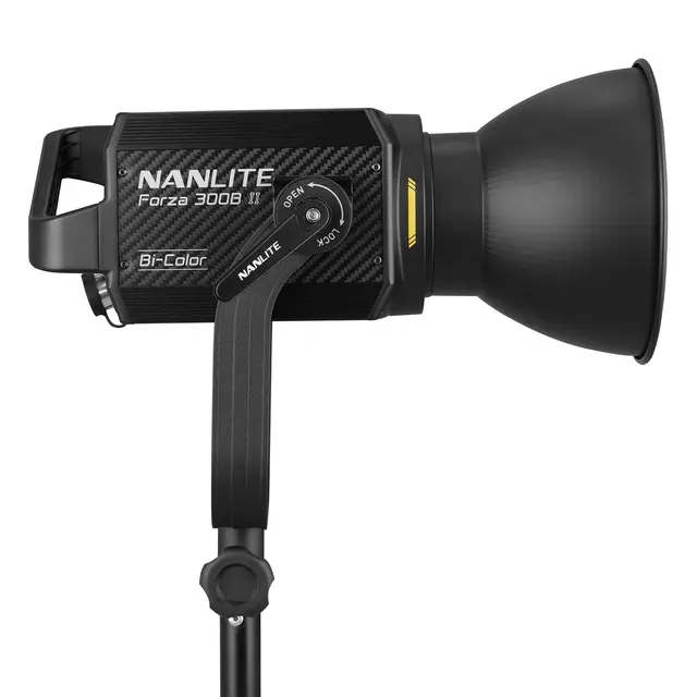 Nanlite Forza 300B II + FL20G Kit Lys, fresnel og trillekoffert 