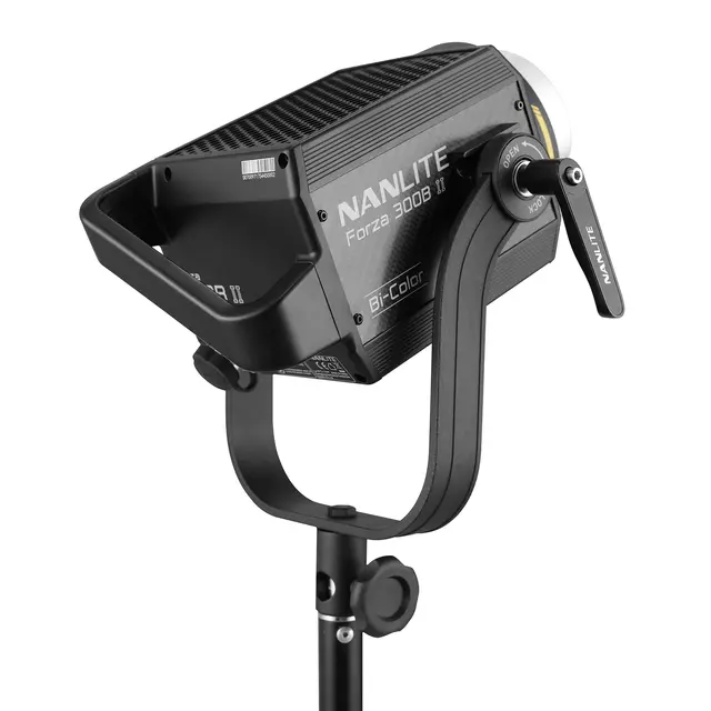 Nanlite Forza 300B II + FL20G Kit Lys, fresnel og trillekoffert 
