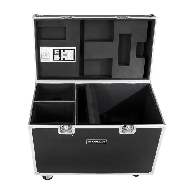 Nanlux Evoke 1200 og FL35 Flightcase Kasse for lampe og fresnell 