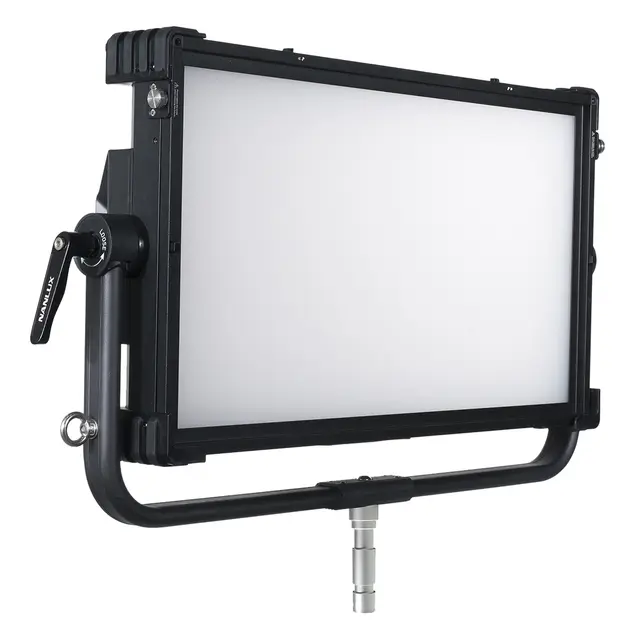 Nanlux Dyno 650C LED Soft Panel 650W LED Lampe 2700K-20000K RGBW 