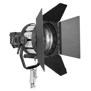Nanlux Evoke 1200B Spot Light Kit Med FL-35YK Fresnel Lens og Flight Case
