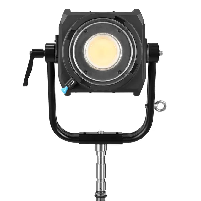 Nanlux Evoke 1200B Spot Light Kit Med FL-35YK Fresnel Lens og Flight Case 