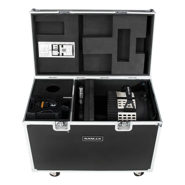 Nanlux Evoke 1200B Spot Light Kit Med FL-35YK Fresnel Lens og Flight Case 
