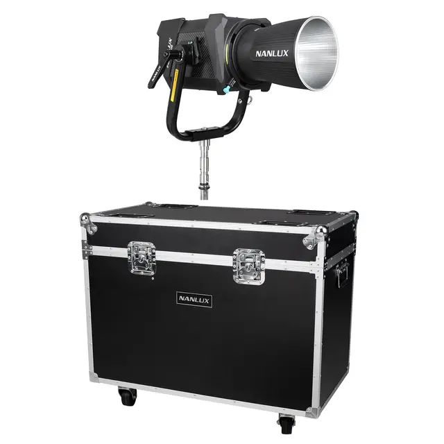 Nanlux Evoke 1200B Spot Light LED lampe og Flight Case 